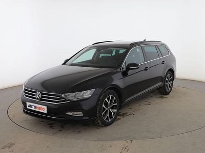 Usado VW Passat Business 122 CV (89 kW) 2021 Negro Familiar