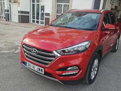 Begagnad Hyundai Tucson 115 HK (84 kW) 2017 Röd SUV