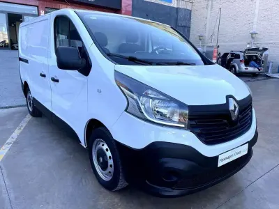Usado Renault Trafic 94 CV (69 kW) 2018 Blanco Monovolumen