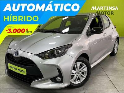 Plateado Usado 2022 Toyota Yaris Hybrid Active Utilitario | 19.800 € (Precio justo)