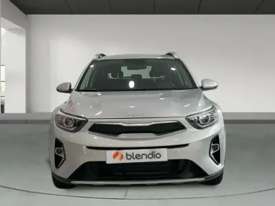 Usado Kia Stonic 79 HP (58 kW) 2024 Cinzento SUV