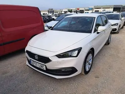 Usado Seat Leon Style 116 CV (85 kW) 2021 Blanco Utilitario