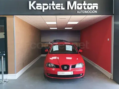 Usado Seat Ibiza Sport 100 CV (73 kW) 2005 Rojo Utilitario
