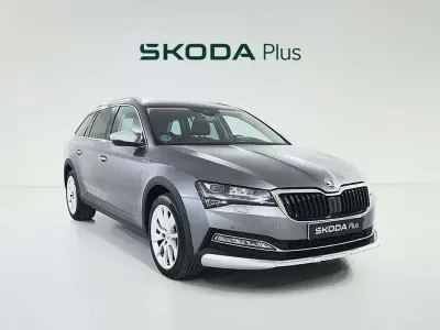 Usado Skoda Superb 200 CV (147 kW) 2022 Gris Familiar