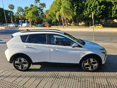 Usado Hyundai Bayon 100 CV (73 kW) 2021 Gris / plata SUV