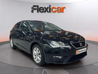 Usado Seat Leon Style 110 CV (80 kW) 2018 Negro Berlina