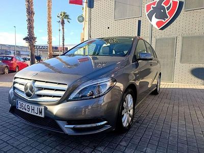 Usado Mercedes B200 136 CV (100 kW) 2012 Gris / plata Monovolumen