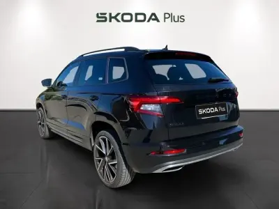 Usado Skoda Karoq SportLine 150 CV (110 kW) 2022 Negro SUV