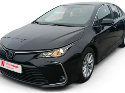 Usado Toyota Corolla Advance 125 CV (91 kW) 2023 Negro Berlina