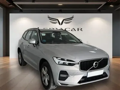 Używany Volvo XC60 Momentum 197 KM (144 kW) 2021 Szary SUV