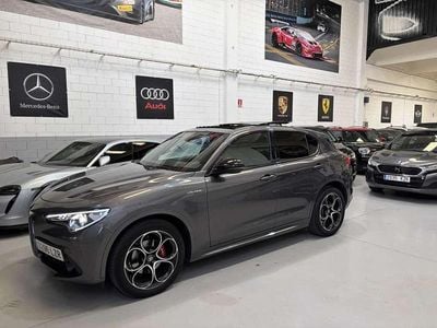 Usado Alfa Romeo Stelvio Veloce 209 CV (153 kW) 2022 Gris SUV