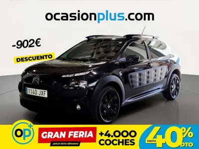 Usado Citroën C4 Cactus PureTech 110 CV (80 kW) 2017 Negro Utilitario