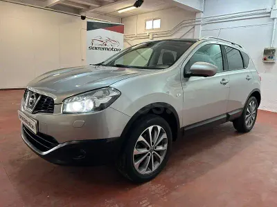 Usado Nissan Qashqai Premium Edition 110 CV (80 kW) 2014 Gris / plata SUV
