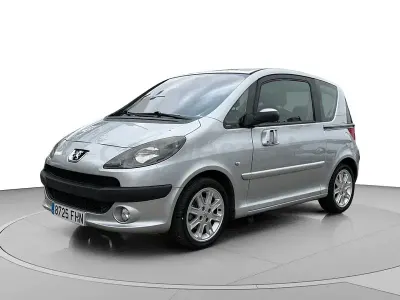 Usado Peugeot 1007 110 CV (80 kW) 2006 Gris / plata Monovolumen