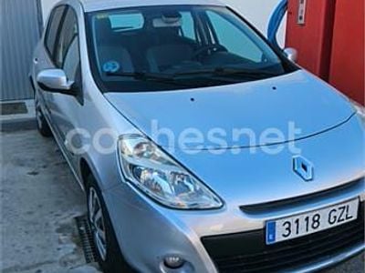Gris / plata Usado 2010 Renault Clio II Berlina | 4800 € (Precio justo)