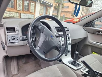 Usado Volvo V50 Drive Kinetic 115 CV (84 kW) 2012 Negro Familiar