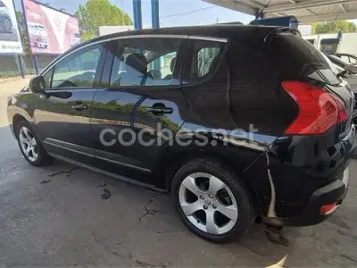Usado Peugeot 3008 110 CV (80 kW) 2009 Negro Familiar