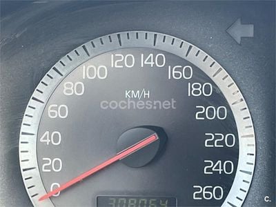 Usado Volvo XC70 Kinetic 185 CV (136 kW) 2007 Gris / plata Familiar