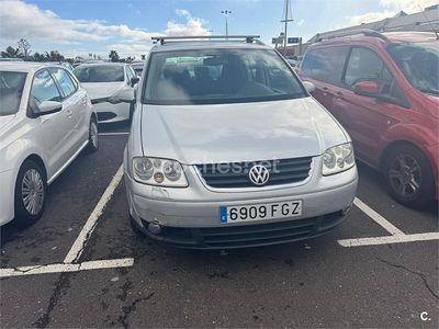 Usado VW Touran 105 CV (77 kW) 2007 Gris / plata Monovolumen