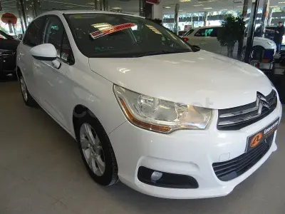 Usado Citroën C4 Exclusive 120 CV (88 kW) 2011 Blanco Berlina
