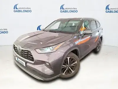 Używany Toyota Highlander Advance 246 KM (180 kW) 2021 Szary SUV