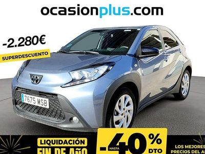 Gris Usado 2024 Toyota Aygo Play Utilitario | 12.628 € (Precio justo)