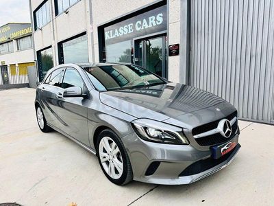 Usado Mercedes A200 Urban 136 CV (100 kW) 2016 Gris / plata Berlina