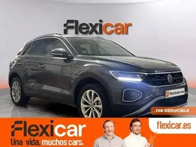 Usado VW T-Roc 110 CV (80 kW) 2024 Gris SUV