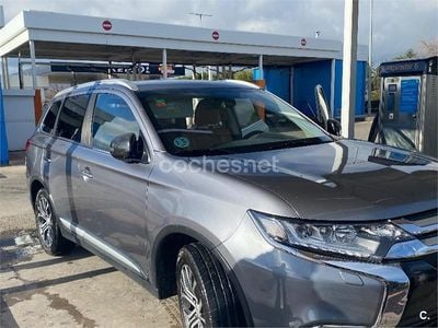 Gris / plata Usado 2016 Mitsubishi Outlander Motion SUV | 13.000 € (Precio justo)