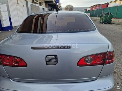 Gris / plata Usado 2005 Seat Cordoba Reference Berlina | 2500 € (Un poco caro)