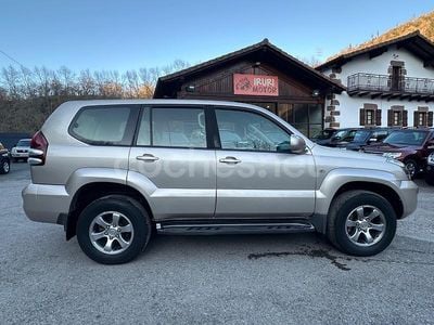 Usado Toyota Land Cruiser 173 CV (127 kW) 2009 Beige SUV