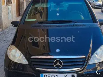 Usado Mercedes A180 Classic 109 CV (80 kW) 2008 Negro Monovolumen
