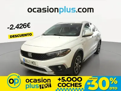 Usado Fiat Tipo Cross 130 CV (95 kW) 2023 Blanco Berlina
