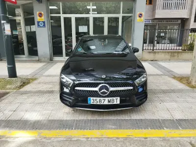 Usado Mercedes A180 Advanced 116 CV (85 kW) 2022 Negro Berlina