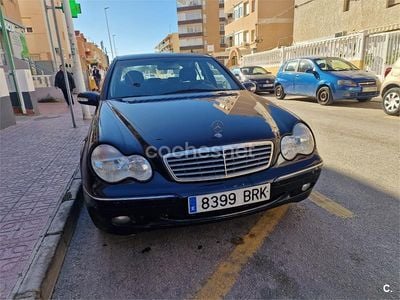 Usado Mercedes C200 Elegance 163 CV (119 kW) 2001 Negro Berlina