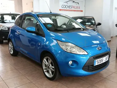 Usado Ford Ka Trend 69 CV (50 kW) 2015 Azul Berlina