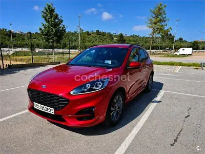 Usado Ford Kuga ST-Line X 225 CV (165 kW) 2020 Granate SUV