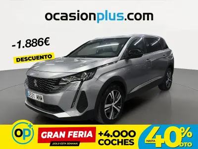 Usado Peugeot 5008 Allure 130 CV (95 kW) 2024 Gris SUV