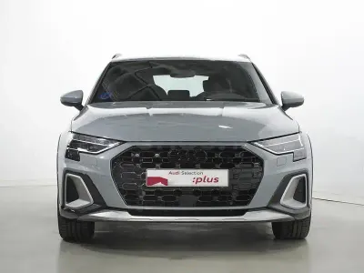 Usado Audi A3 Advanced Plus 204 CV (150 kW) 2025 Gris / plata Berlina