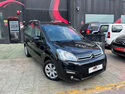 Usado Citroën Berlingo Feel 100 CV (73 kW) 2016 Negro Monovolumen