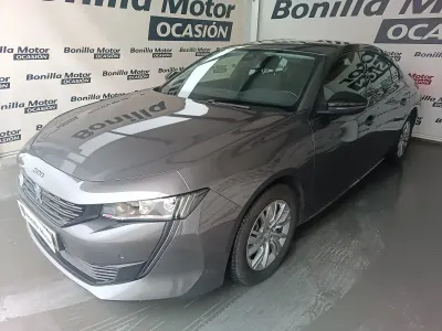 Usado Peugeot 508 Active 130 CV (95 kW) 2021 Gris / plata Berlina