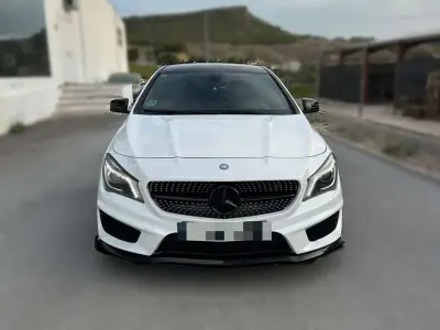 Usado Mercedes CLA200 AMG line 136 CV (100 kW) 2015 Blanco Coupe