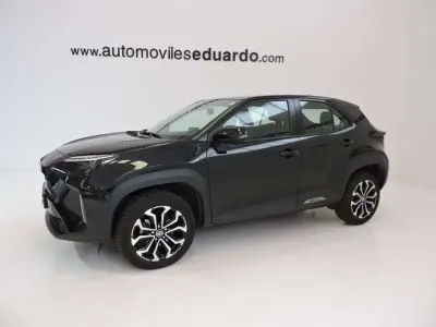 Begagnad Toyota Yaris Cross Plus 116 HK (85 kW) 2024 Svart SUV
