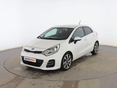 Usado Kia Rio 85 CV (62 kW) 2016 Blanco Berlina