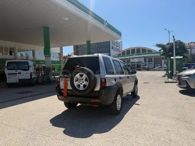 Usado Land Rover Freelander 97 CV (71 kW) 2000 Beige SUV