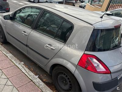 Gris / plata Usado 2004 Renault Mégane II Dynamique Berlina | 600 € (Super precio)