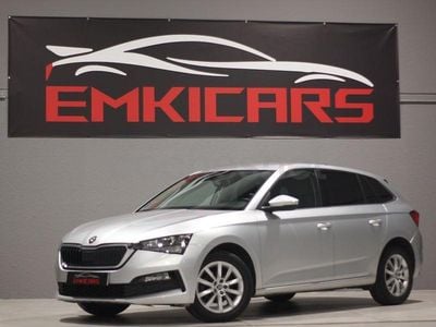 Usado Skoda Scala Ambition 115 CV (84 kW) 2019 Gris / plata Utilitario