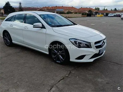 Usado Mercedes CLA200 Shooting Brake 136 CV (100 kW) 2017 Blanco Familiar