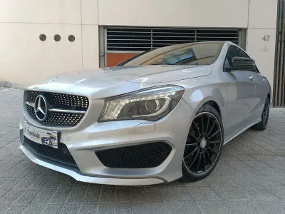 Usado Mercedes CLA200 AMG line 136 CV (100 kW) 2015 Gris / plata Coupe