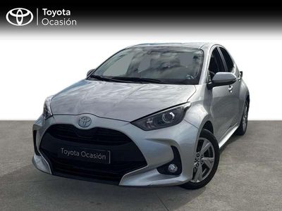 Usado Toyota Yaris Hybrid Active 116 CV (85 kW) 2024 Gris Utilitario